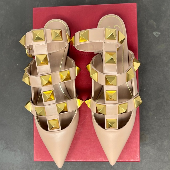 Valentino Shoes - NWT Valentino Garavani Roman stud shoes